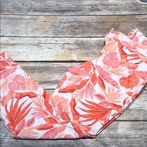 Old Navy Pixies size 6